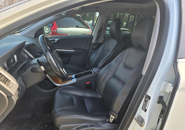 Volvo XC 60 cena 91900 przebieg: 125179, rok produkcji 2017 z Piaseczno małe 631